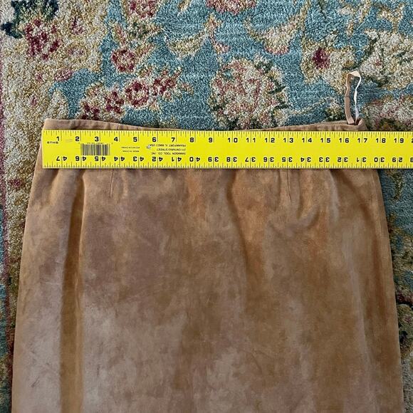 Vintage Lord & Taylor Leather Suede Camel Tan Skirt with Embroidered Floral Hem - Picture 8 of 10